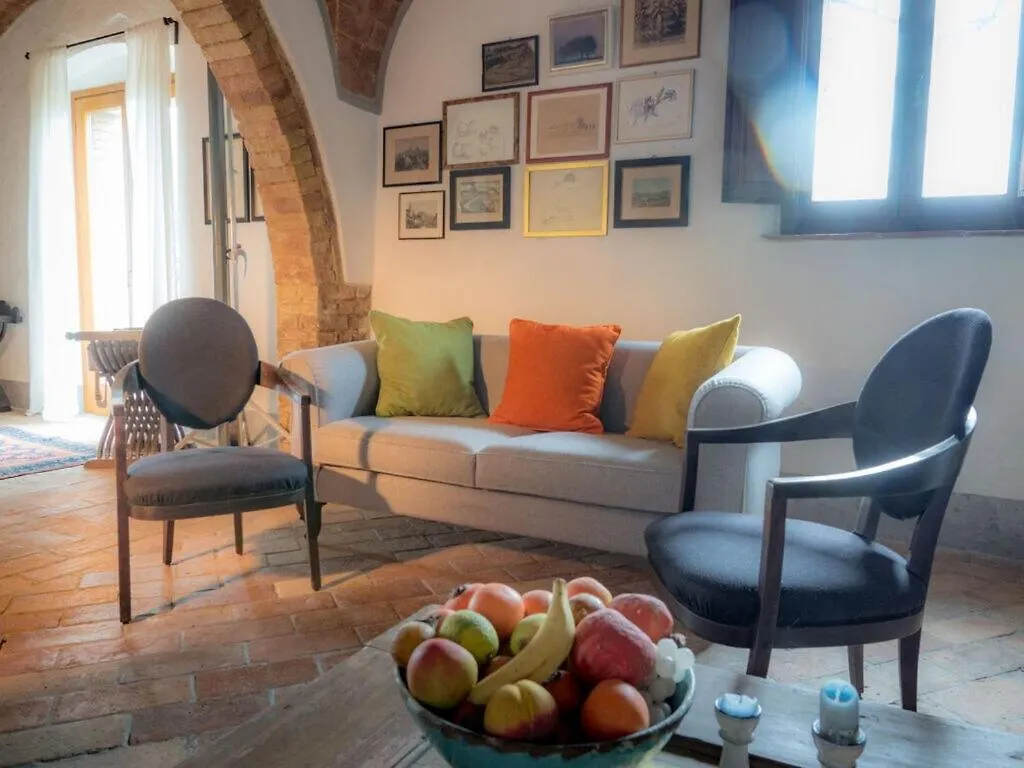 Nice Apartment In Chianni Italien